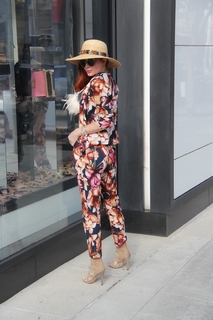 Phoebe Price feet photo thumbnail