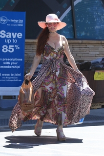 Phoebe Price feet photo thumbnail