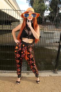 Phoebe Price feet photo thumbnail