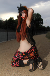 Phoebe Price feet photo thumbnail