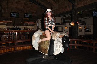 Phoebe Price feet photo thumbnail