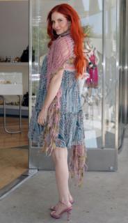 Phoebe Price feet photo thumbnail