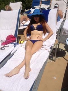 Phoebe Price feet photo thumbnail