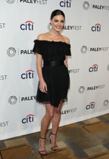 Phoebe Tonkin feet photo thumbnail
