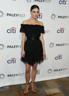 Phoebe Tonkin feet photo thumbnail