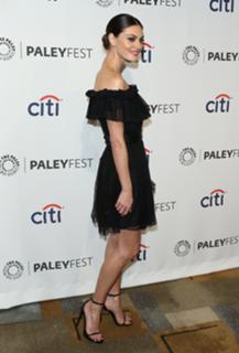 Phoebe Tonkin feet photo thumbnail