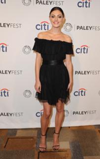 Phoebe Tonkin feet photo thumbnail