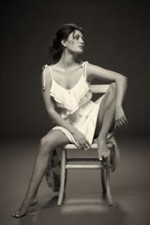 Phoebe Tonkin feet photo thumbnail