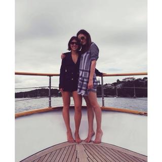 Phoebe Tonkin feet photo thumbnail