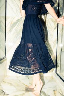 Phoebe Tonkin feet photo thumbnail
