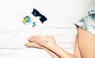 Phoebe Tonkin feet photo thumbnail