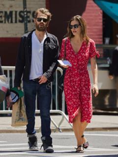 Phoebe Tonkin feet photo thumbnail
