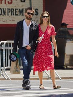 Phoebe Tonkin feet photo thumbnail