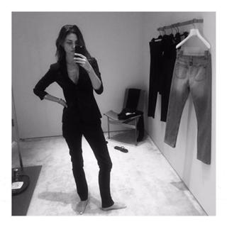 Phoebe Tonkin feet photo thumbnail
