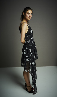 Phoebe Tonkin feet photo thumbnail