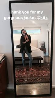 Phoebe Tonkin feet photo thumbnail
