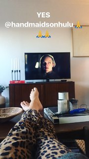 Phoebe Tonkin feet photo thumbnail