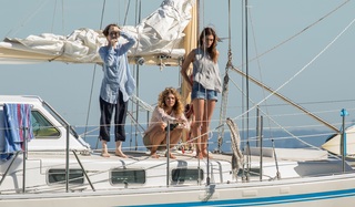 Phoebe Tonkin feet photo thumbnail