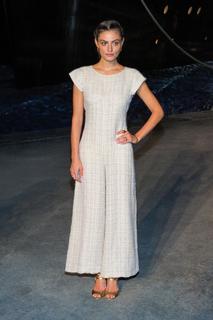 Phoebe Tonkin feet photo thumbnail
