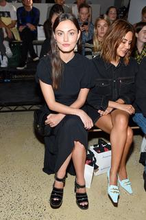 Phoebe Tonkin feet photo thumbnail