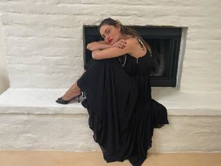 Phoebe Tonkin feet photo thumbnail