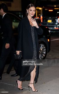 Phoebe Tonkin feet photo 4