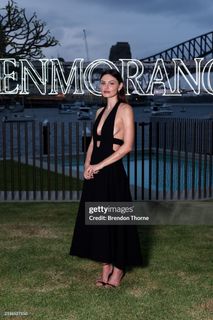 Phoebe Tonkin feet photo 1