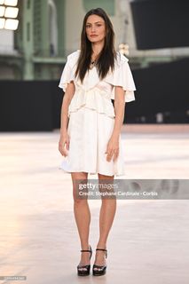 Phoebe Tonkin feet photo 16