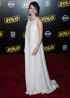 Phoebe Waller-Bridge feet photo thumbnail