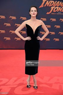 Phoebe Waller-Bridge feet photo thumbnail