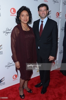 Phylicia Rashad feet photo thumbnail