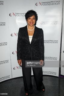 Phylicia Rashad feet photo thumbnail