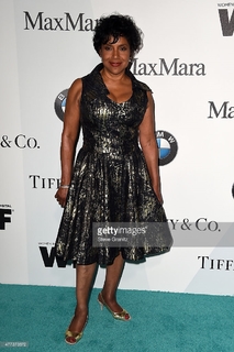 Phylicia Rashad feet photo thumbnail