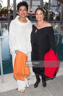 Phylicia Rashad feet photo thumbnail