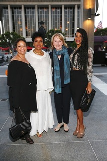Phylicia Rashad feet photo thumbnail