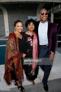 Phylicia Rashad feet photo thumbnail