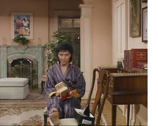 Phylicia Rashad feet photo thumbnail