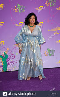 Phylicia Rashad feet photo thumbnail