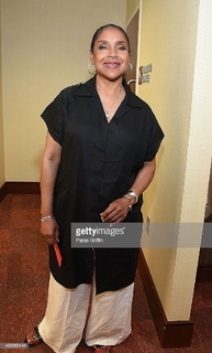 Phylicia Rashad feet photo thumbnail