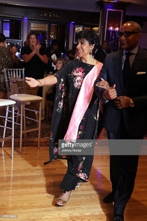 Phylicia Rashad feet photo thumbnail