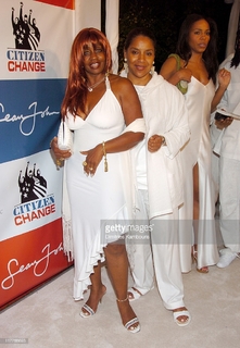 Phylicia Rashad feet photo thumbnail