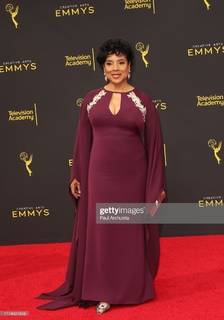 Phylicia Rashad feet photo thumbnail