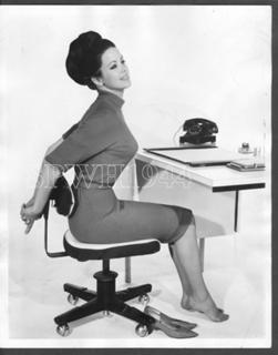 Phyllis Davis feet photo 14