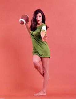 Phyllis Davis feet photo 8