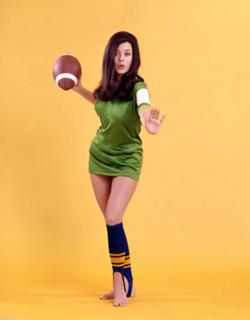 Phyllis Davis feet photo 7