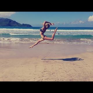 Pia Mia feet photo thumbnail