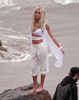 Pia Mia feet photo thumbnail