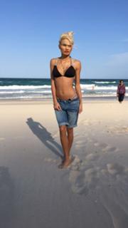 Pia Mia feet photo thumbnail
