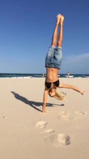 Pia Mia feet photo thumbnail