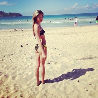 Pia Mia feet photo thumbnail